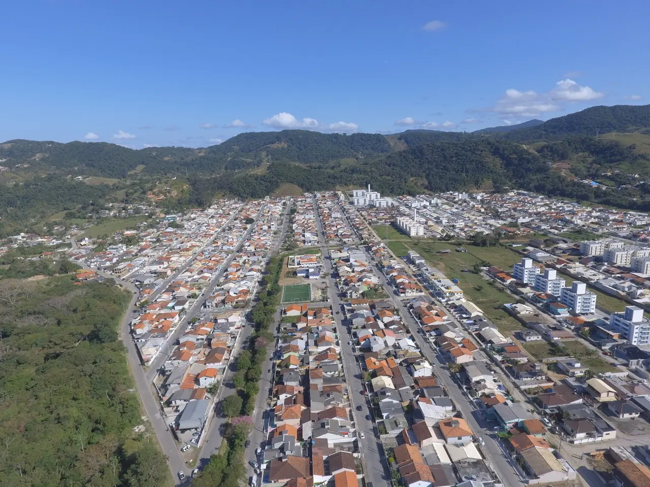 Vista aérea de um loteamento Jotas